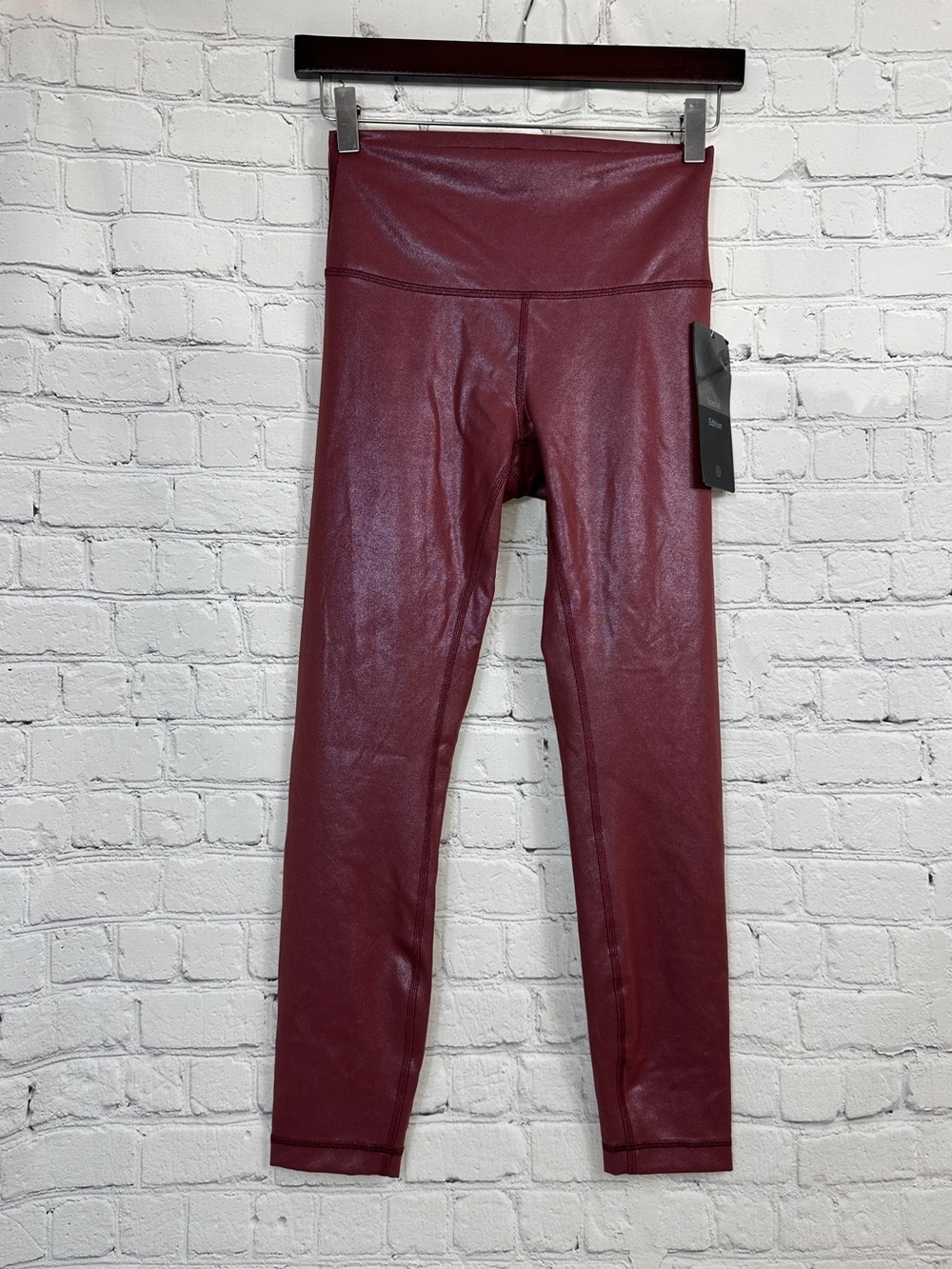 Lululemon Wunder Train HR Tight 25" foil limited edition size 6